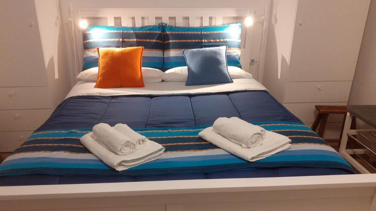 New Little House Hotel Napoli Eksteriør billede